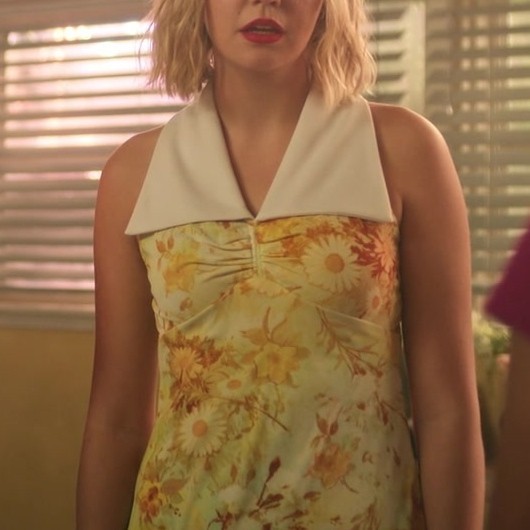 Timeless 70s Inspired Sundress in Sunny Floral Print of Bailee Madison as Imogen Adams