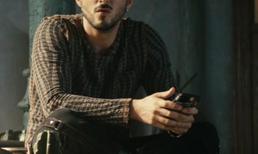 Textured Brown Pullover with Classic Herringbone Pattern of Tomer Capone as Serge / Frenchie