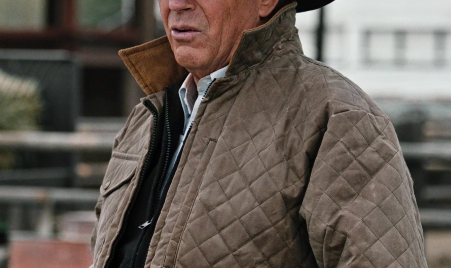 Quilted Brown Jacket with Corduroy Collar of Kevin Costner as John Dutton III