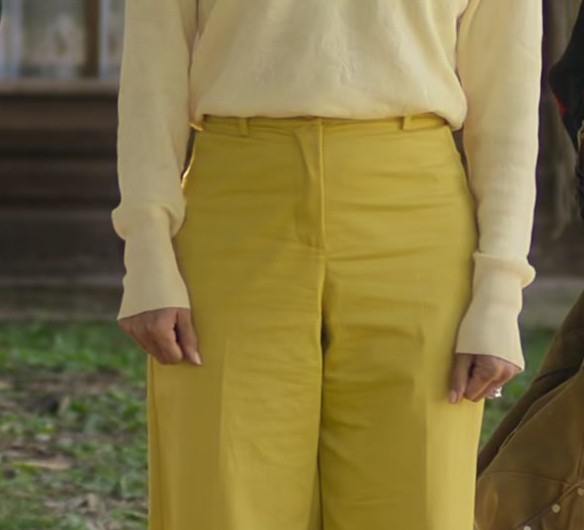 Soft Yellow Jumper with Intricate Floral Design of Eva Longoria as Gala