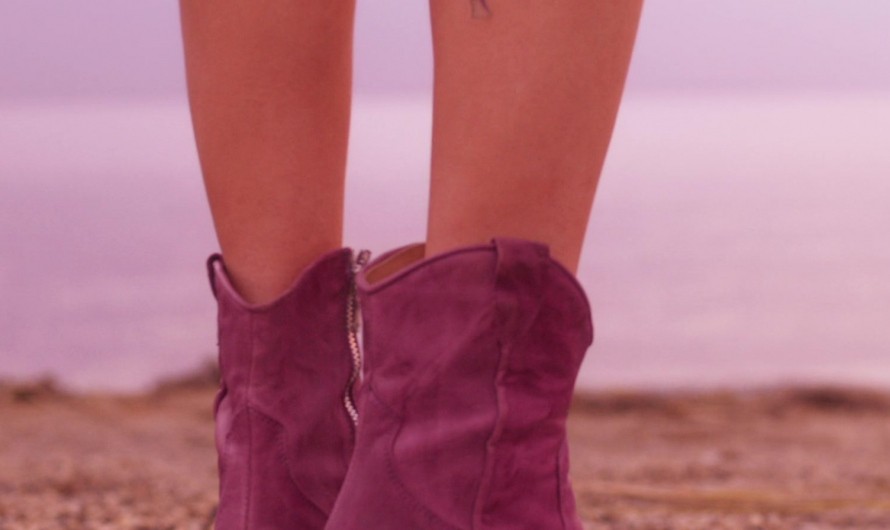 Purple Western Ankle Boots with Metallic Toe of Emma Roberts as Rex Simpson