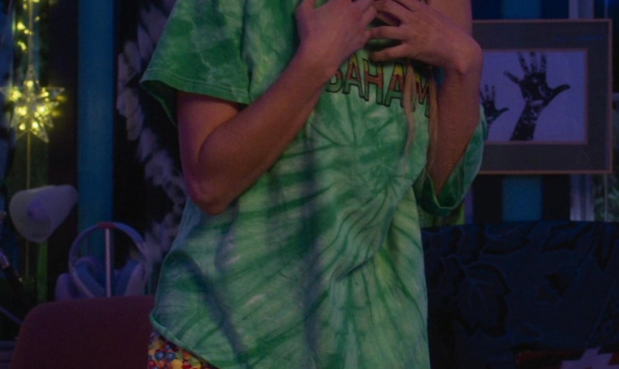 M&M’s Candies Print Shorts of Emma Roberts as Rex Simpson